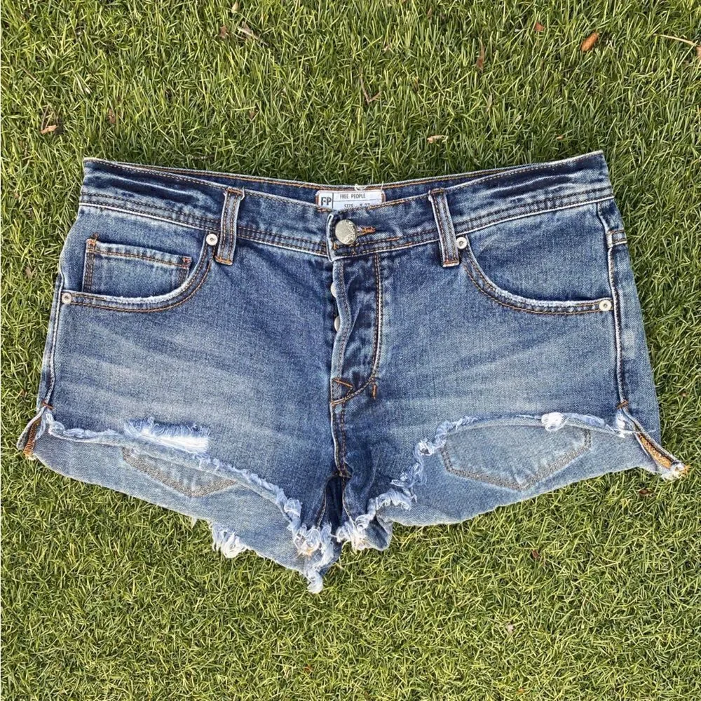 Free People Button Fly Distressed Blue Denim Cut Off Jean Shorts. Size 27. EUC!
